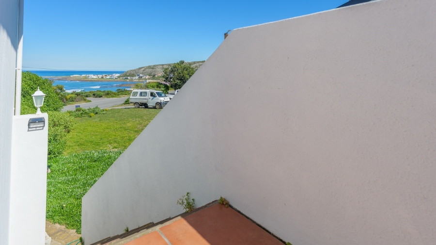 4 Bedroom Property for Sale in Oceanview Heights Western Cape
